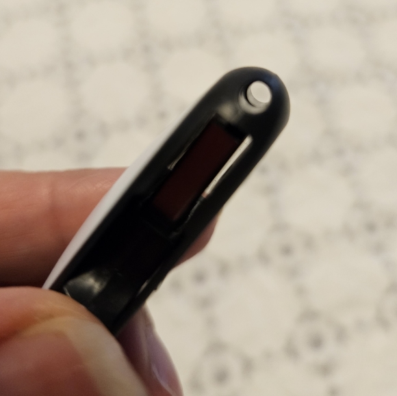 1 GB Flash Drive - Picture 5 of 10